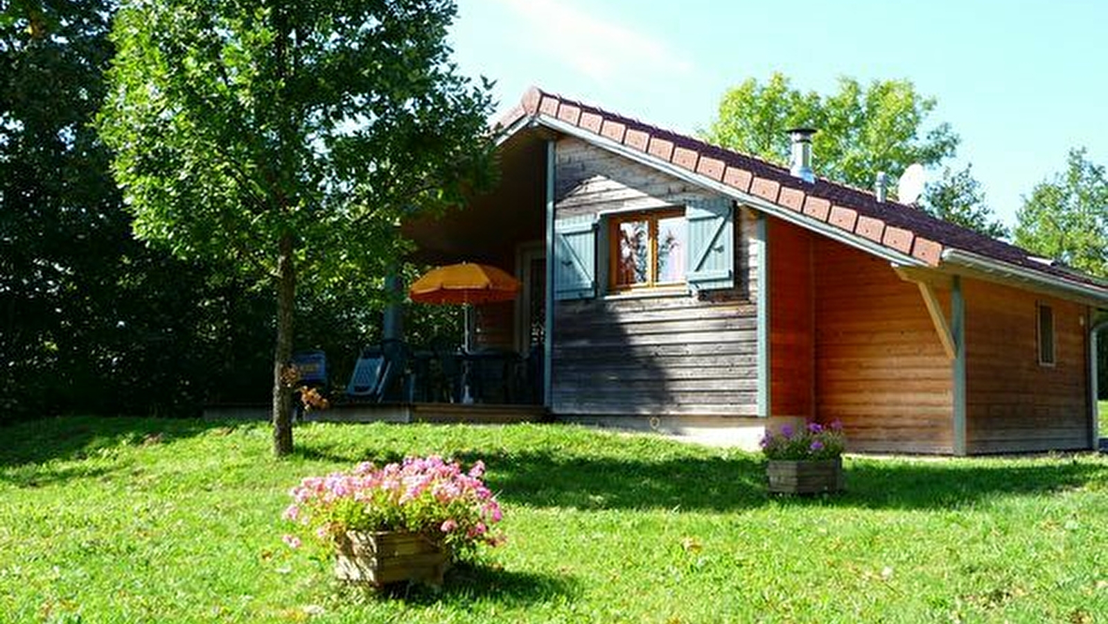 Lodges du hérisson le gour bleu