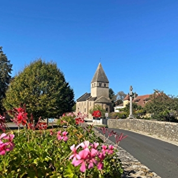 Eglise Saint-Pierre - GENOUILLY