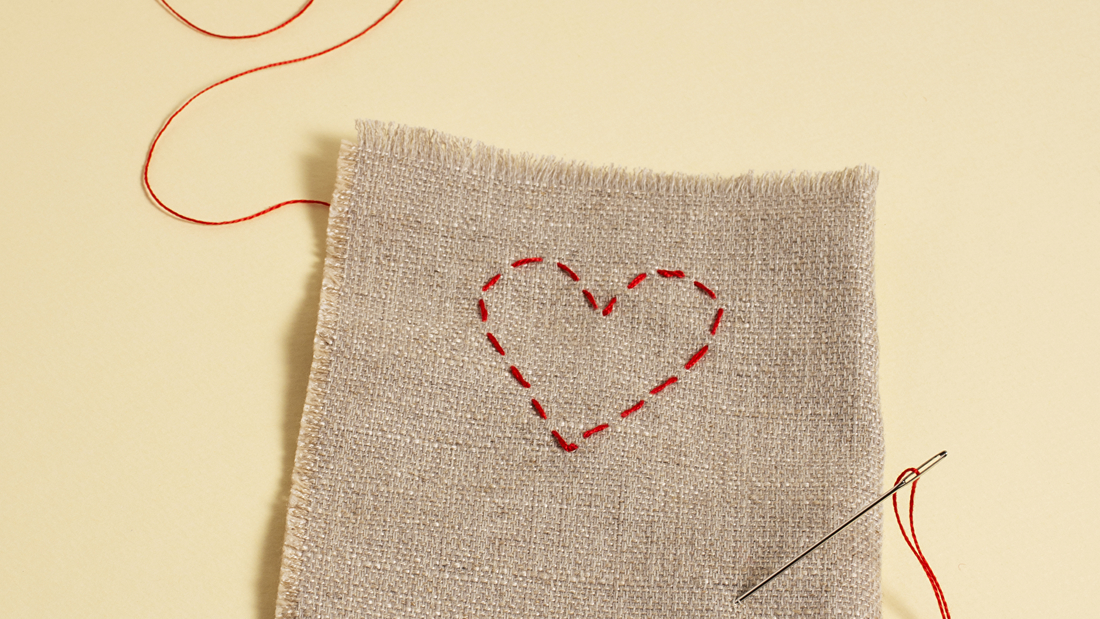Des cœurs de fil en aiguille – broderie