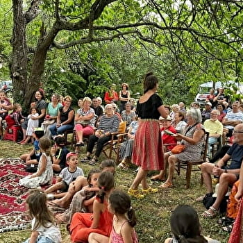 Tournée d'alimentation générale culturelle - BICHES