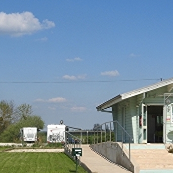 Aire de Stationnement et de Service pour Camping-Car - Campings - Office de  Tourisme de Paray-le-Monial