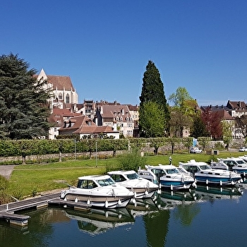 Escapade gastronomique autour de Dole à bord d'une péniche de luxe -