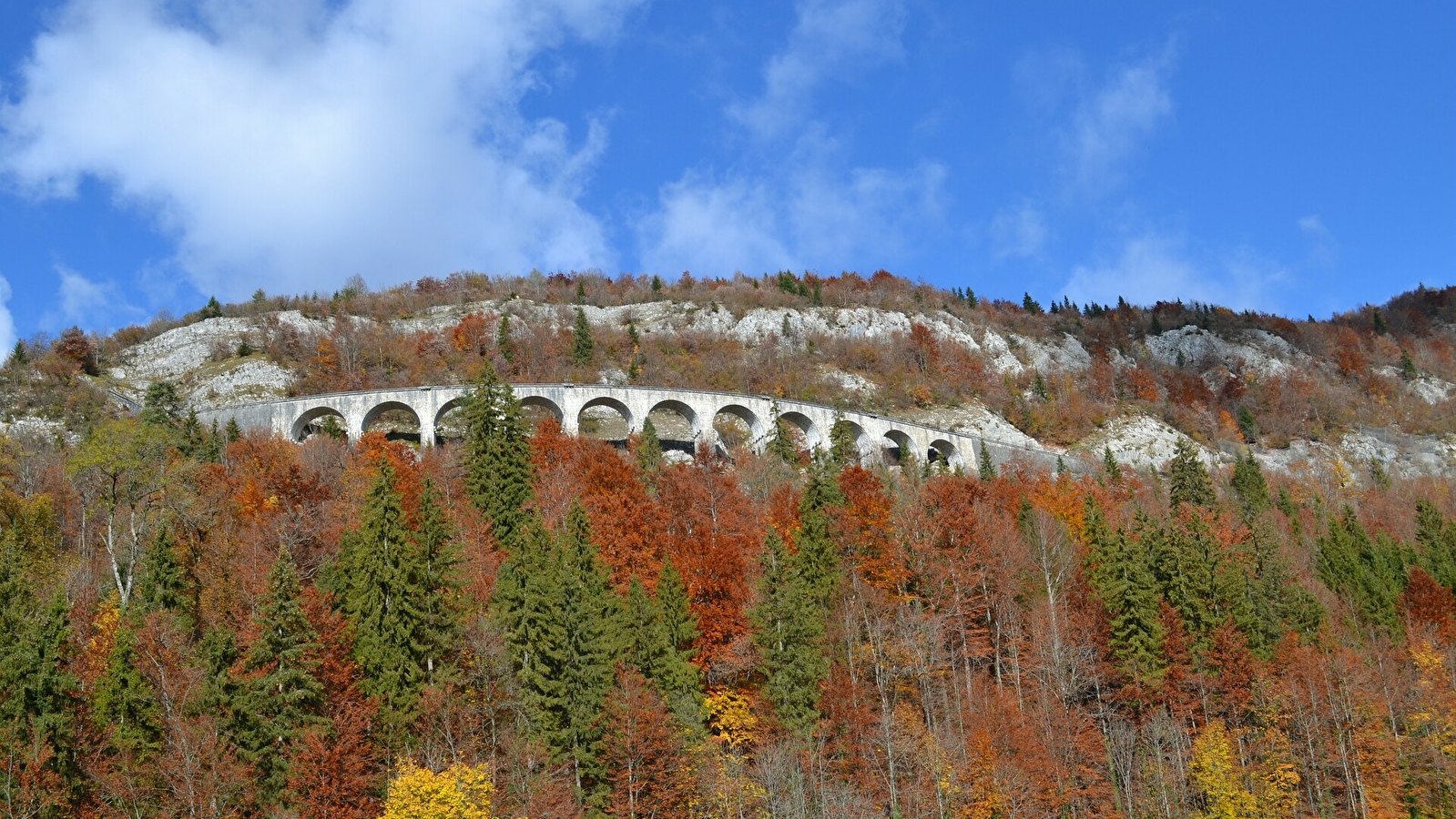 Cluses et viaducs de Morez