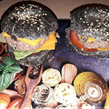 Atelier de cuisine participatif : le hamburger d'Halloween - CHAROLLES