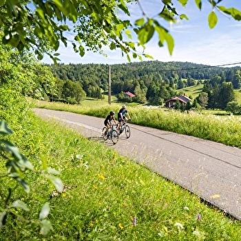 À la découverte du plus haut lac jurassien - Boucle vélo 05 - LONGCHAUMOIS