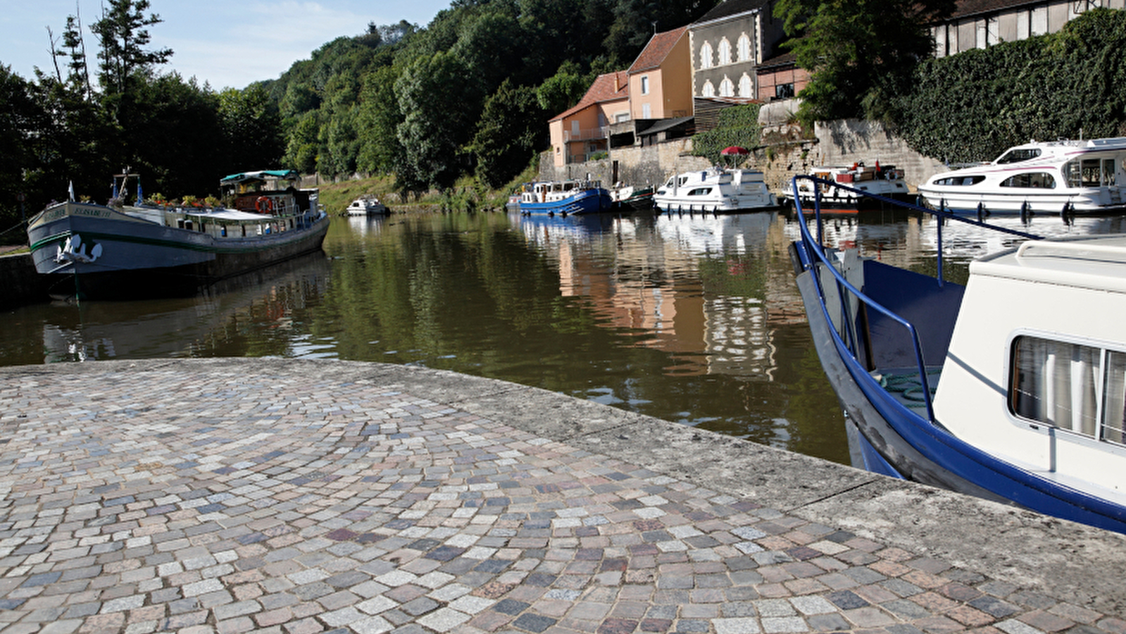 Port de plaisance - halte nautique de Clamecy