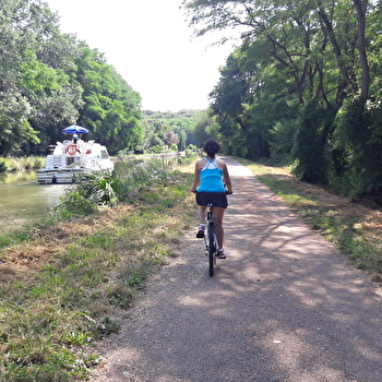 La Véloroute du Canal du Nivernais (V51) - SAINT-LEGER-DES-VIGNES