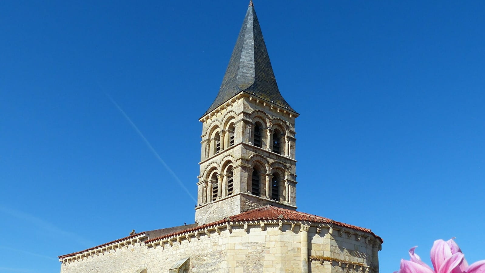 Visite de l'église romane Saint-Julien
