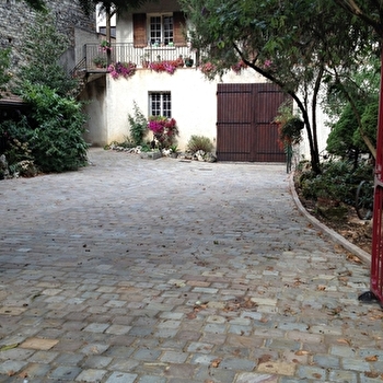 Cluzeaud Jean-Claude et Fils  - VOLNAY