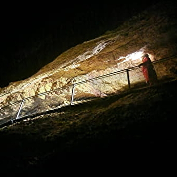 Visite Exploration de la Grotte de la rivière - AZE