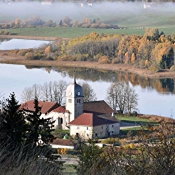 La légende du lac de l'Abbaye - GRANDE-RIVIERE CHATEAU