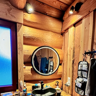 Feel Timber House