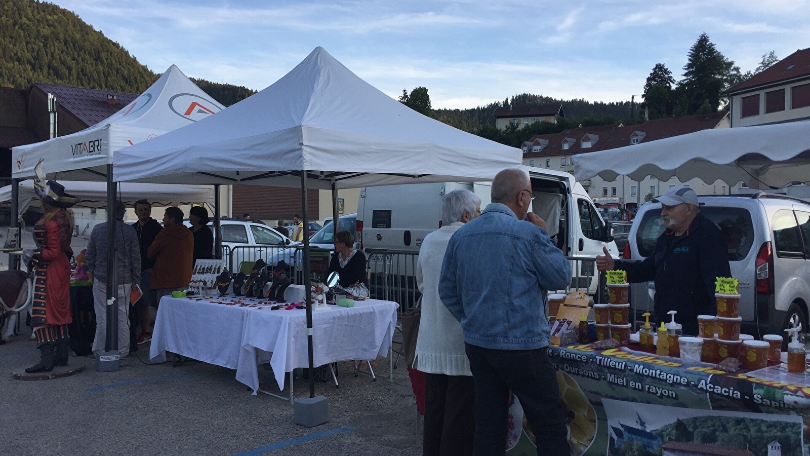 Marché Artisanal & Produits Régionaux