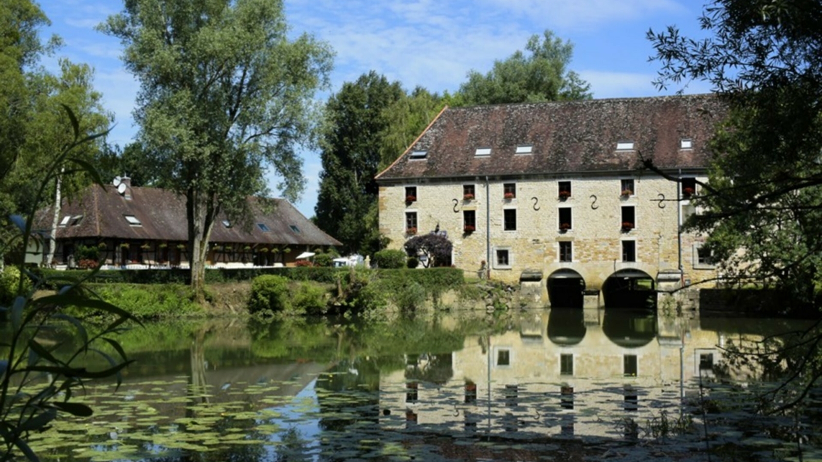 Hôtel-Restaurant Moulin de Bourgchâteau