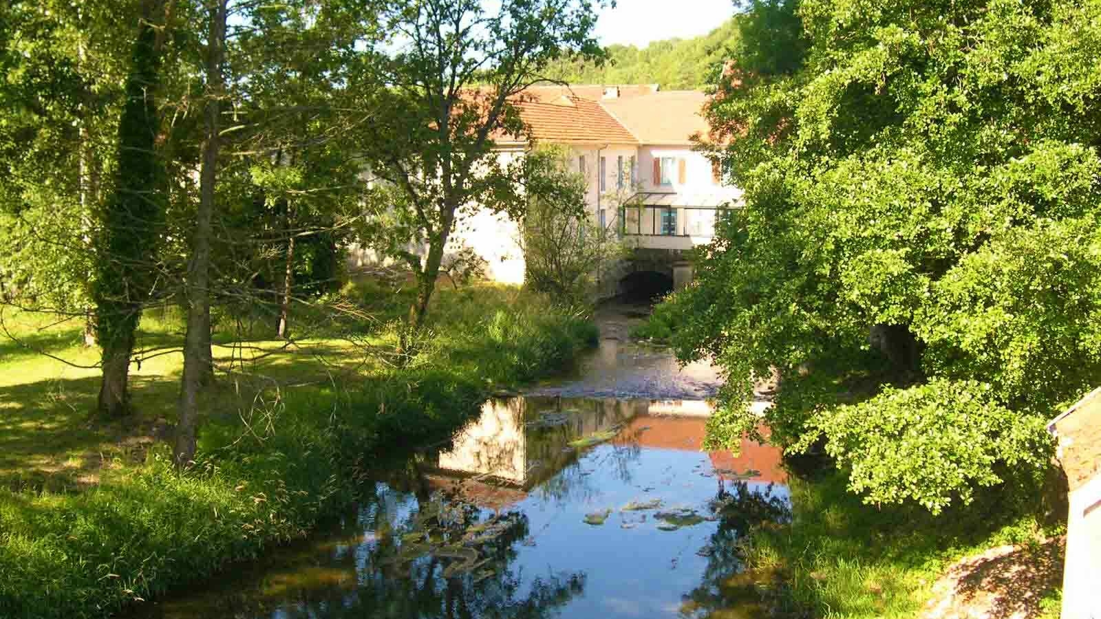 Camping entre les deux ponts