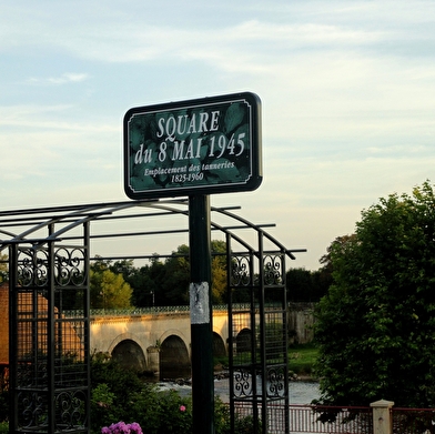 Aire de pique-nique au Square du 8 mai 1945