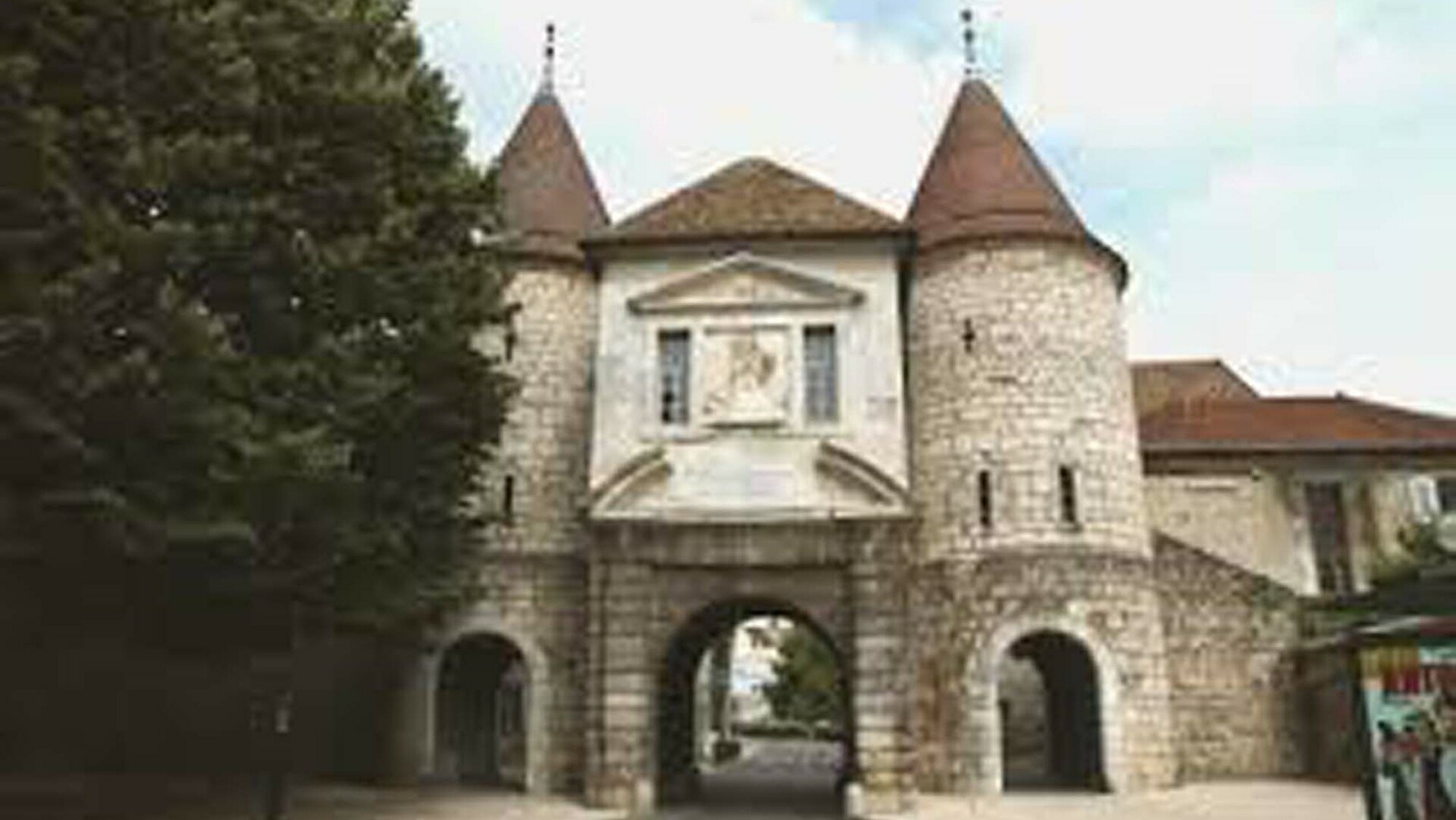 De la Porte Rivotte à l’église Saint-Pierre