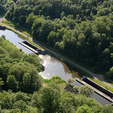 L'Echelle des 16 écluses et sa Vallée