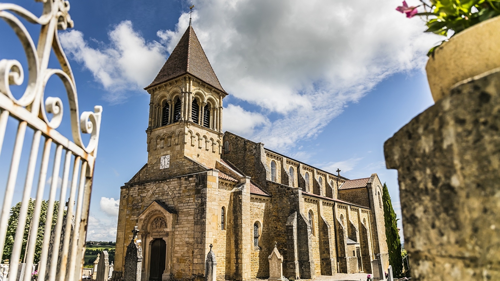 Eglise romane Saint-Julien