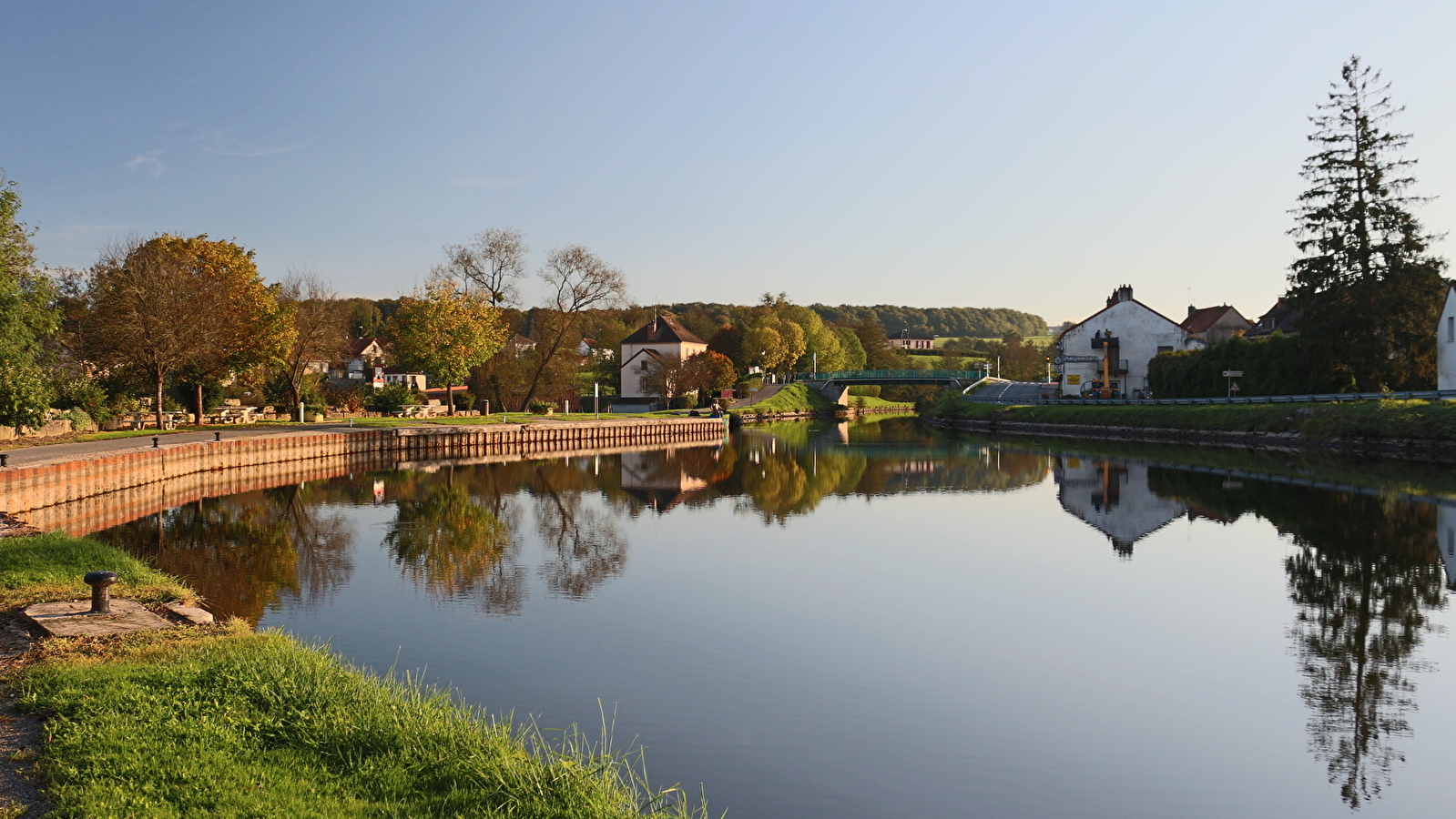 Halte nautique de Saint-Julien-sur-Dheune