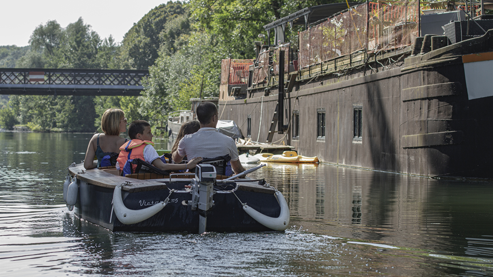 Location de bateaux électriques : Une Belle Aventure