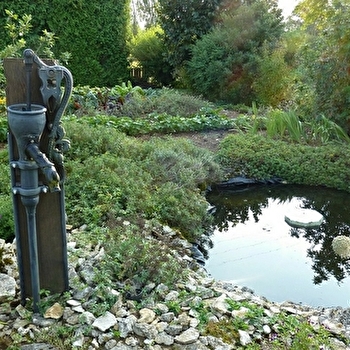 Jardin 'A la croisée des sens' - FONTAINE-FRANCAISE