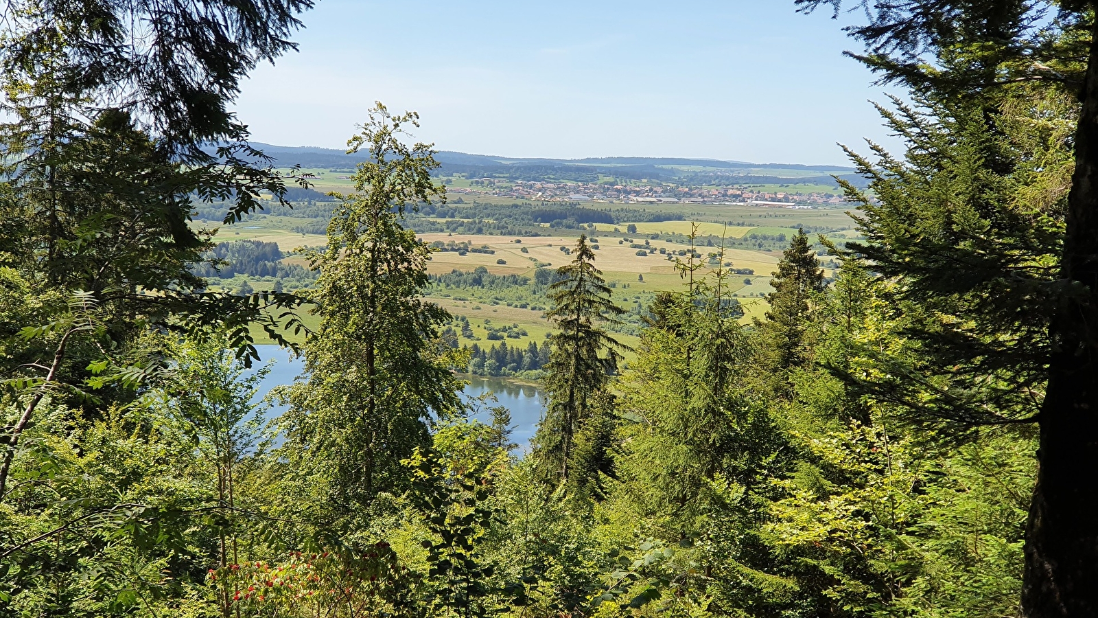 Le sentier de la croix de la bèche