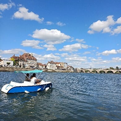 Location de bateaux éléctriques sans permis et pédalos- BJ Boat 