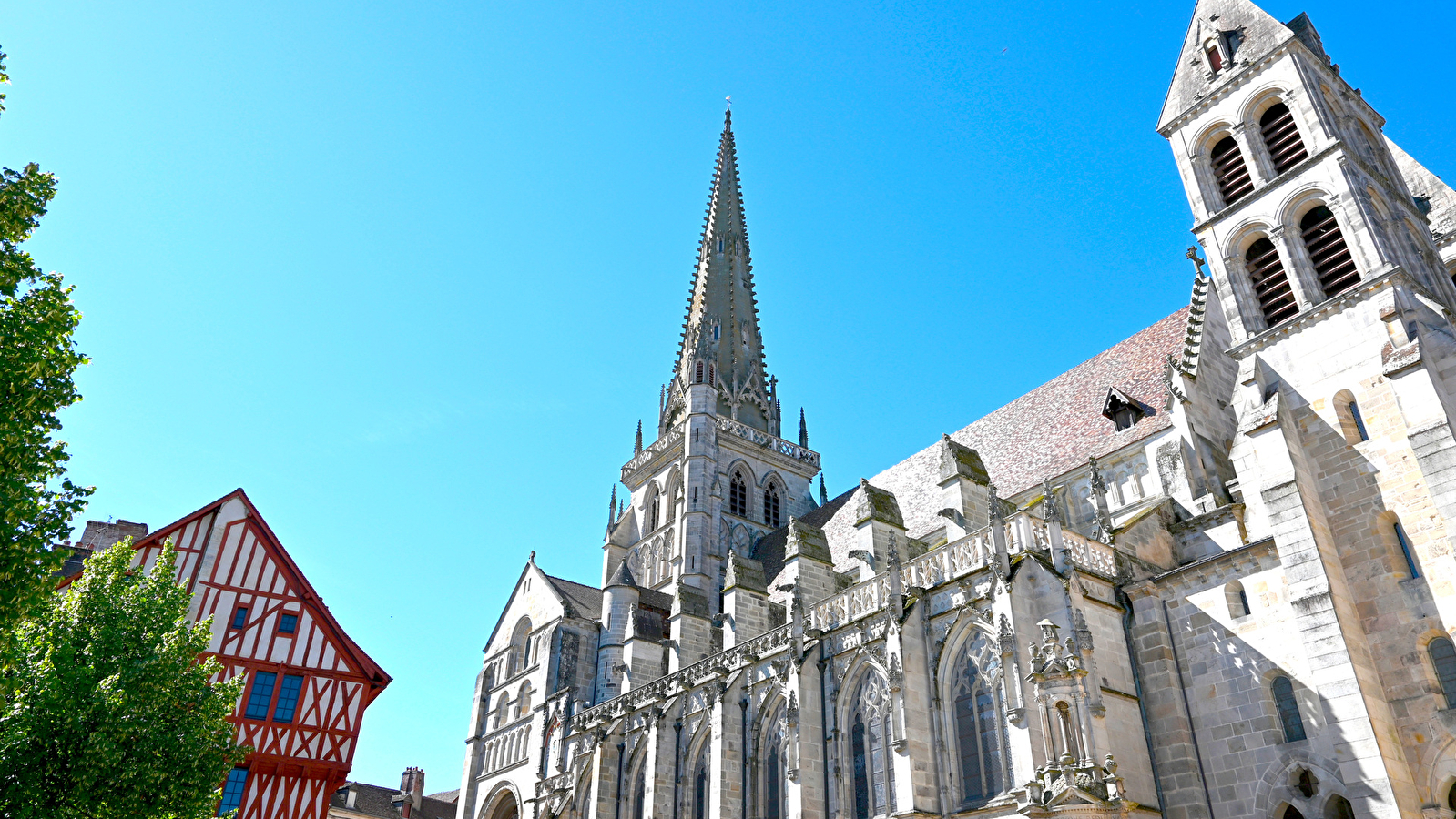 Cathédrale Saint-Lazare