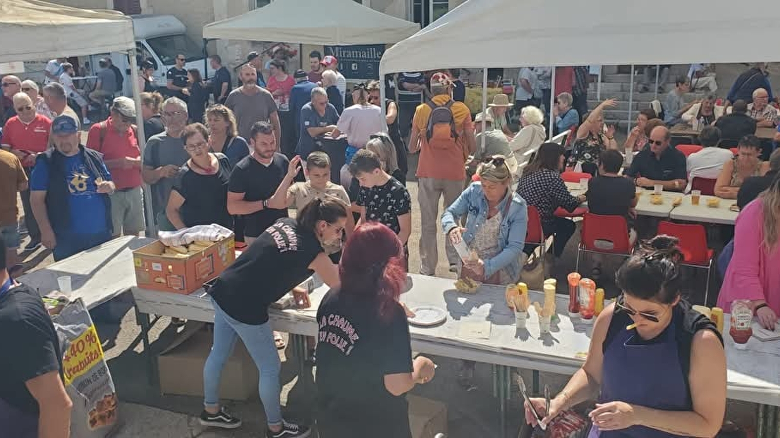 Vide grenier et marché artisanal