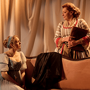 La vie de château : Théâtre 'Merteuil' - LIMANTON