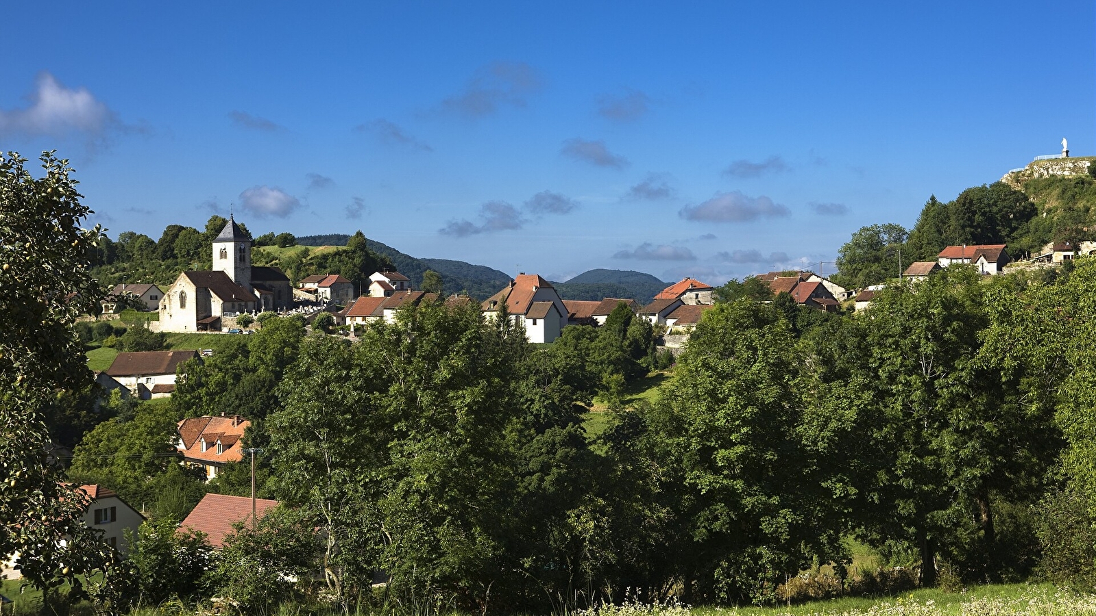 Montée de Saint-Laurent-la-Roche
