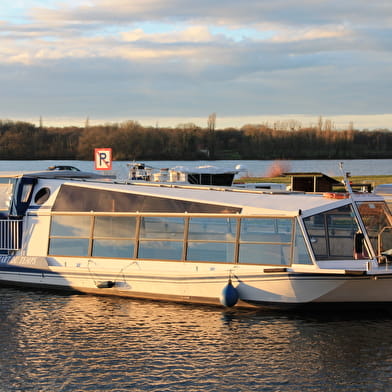 Bateau-promenade 'l'Art du Temps' sur le Canal du Nivernais