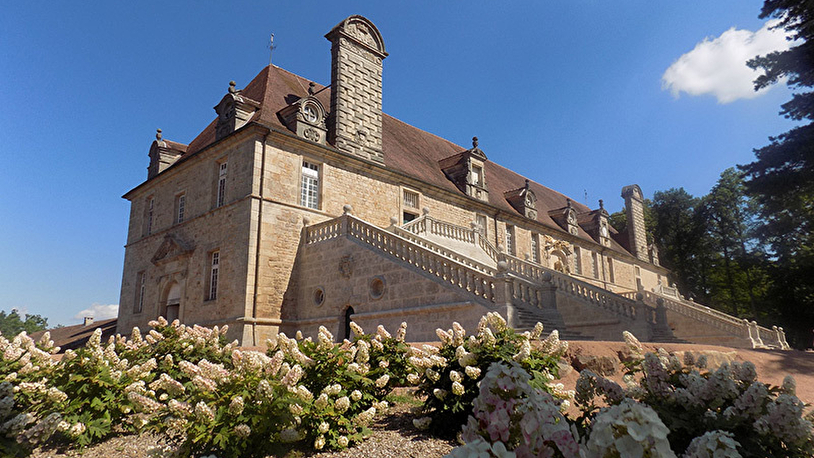 Ecuries du château de Chaumont en Charolais