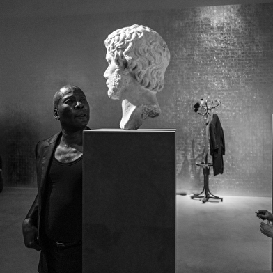 Spectacle 'Le Tiers Espace' par Koffi Kôkô - Biennale d'Autun