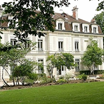 Château de la Dame Blanche - GENEUILLE