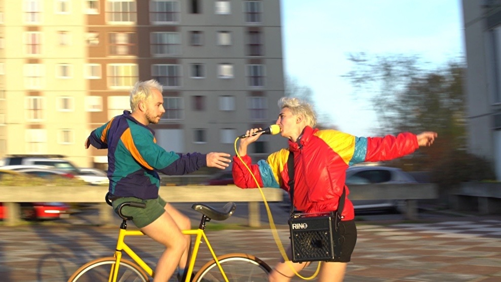 Les Zaccros d'ma rue - Spectacle Rino de la compagnie Two