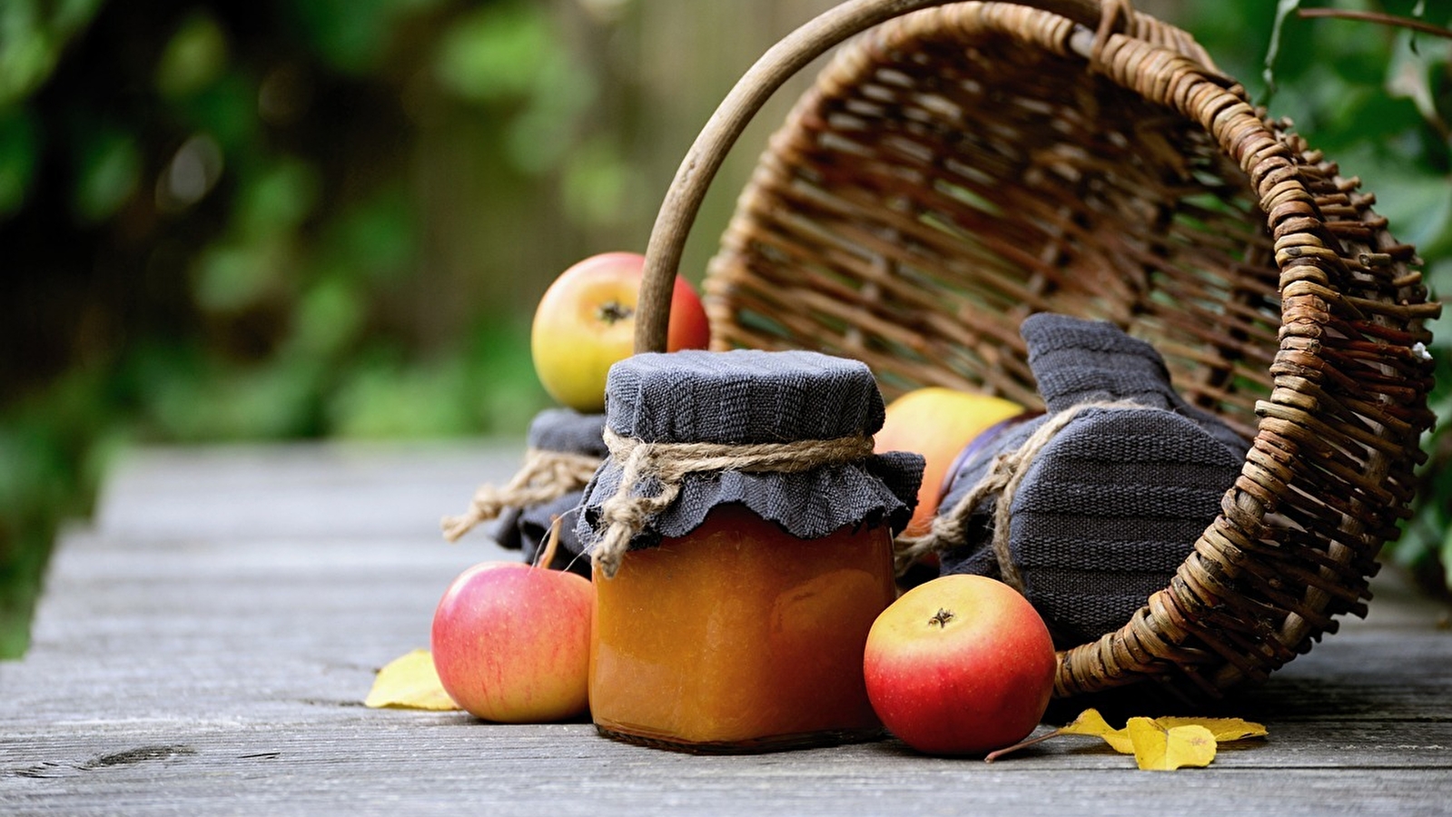 Marché saisonnier de producteurs et artisans locaux