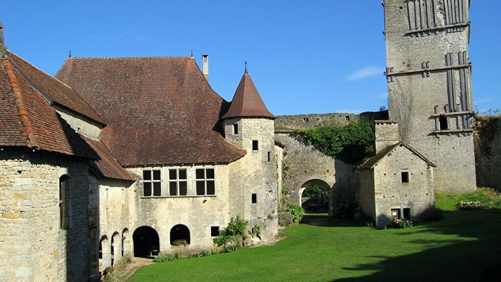 Chateau medieval d'oricourt