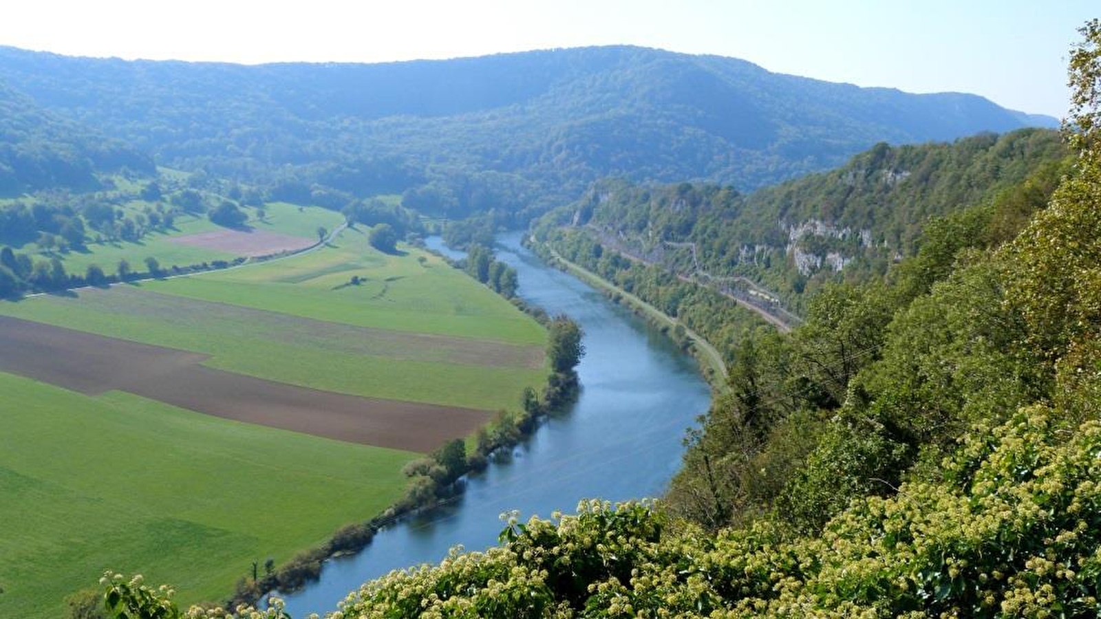 Vallée du Doubs en voiture