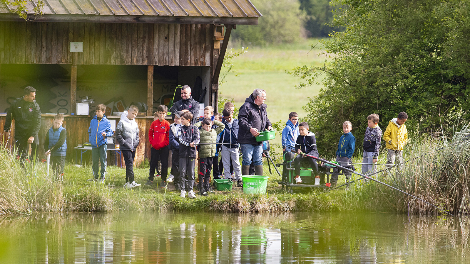 Initiation à la pêche au coup pour les enfants