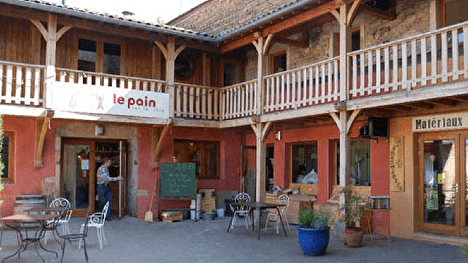 Restaurant Le Pain sur la table