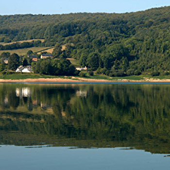 Baignade au Lac de Pannecière - CHAUMARD