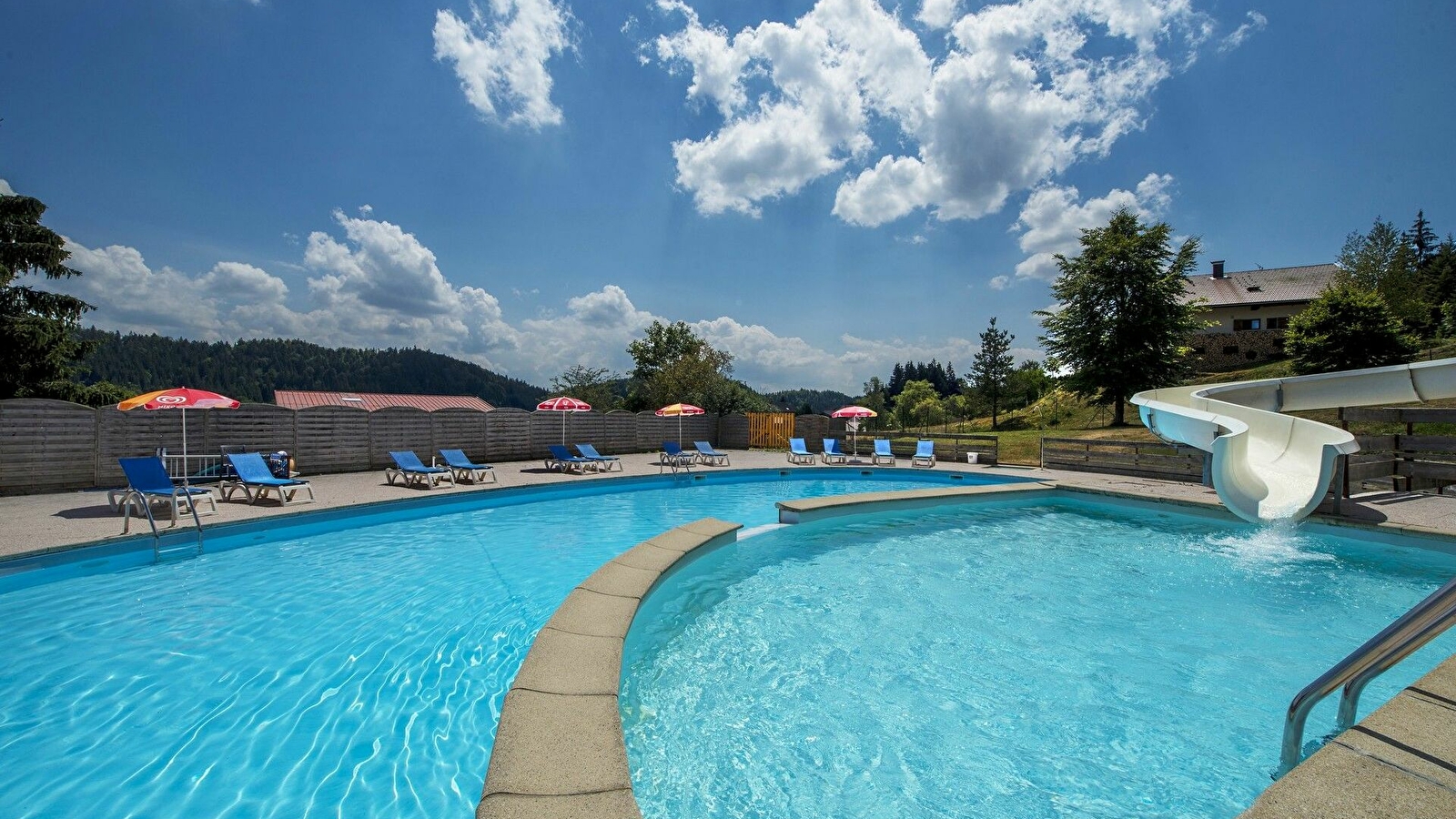 Piscine de plein-air chauffée