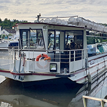 Croisière sur la Saône - Apéritif dinatoire & close-up (magie) - SAVOYEUX