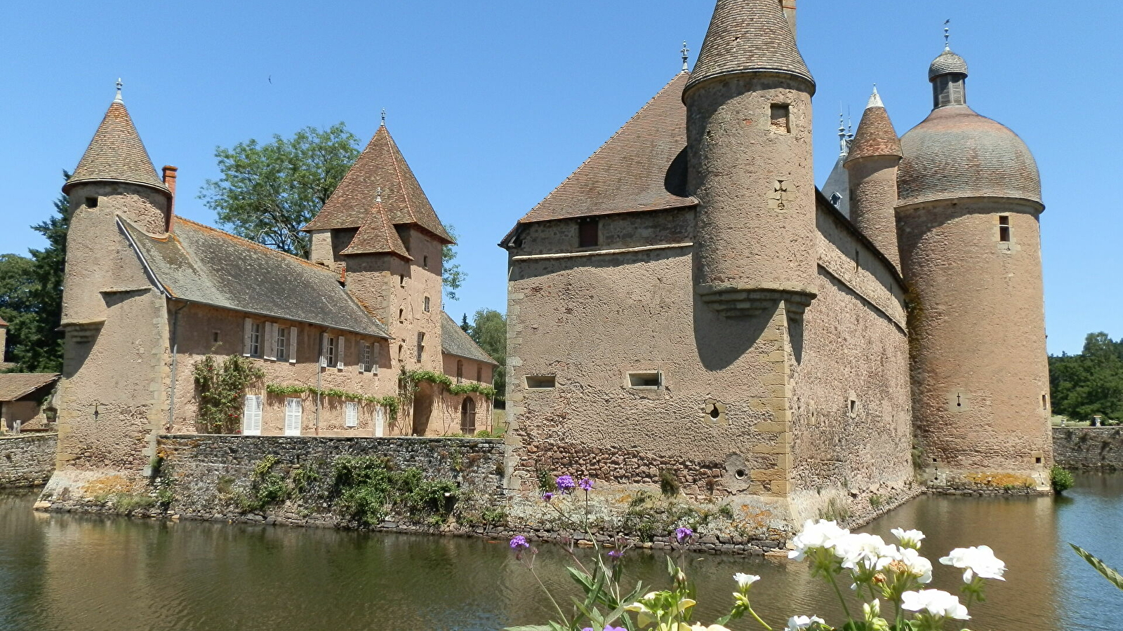 Du haut de La Clayette au bord du lac