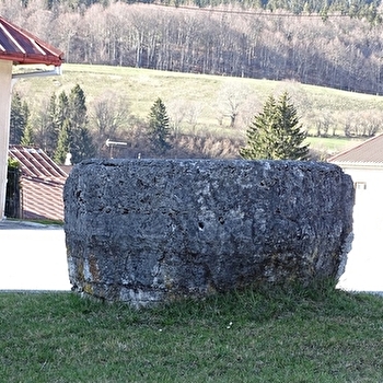 Pierre de la dîme - MOUTHE