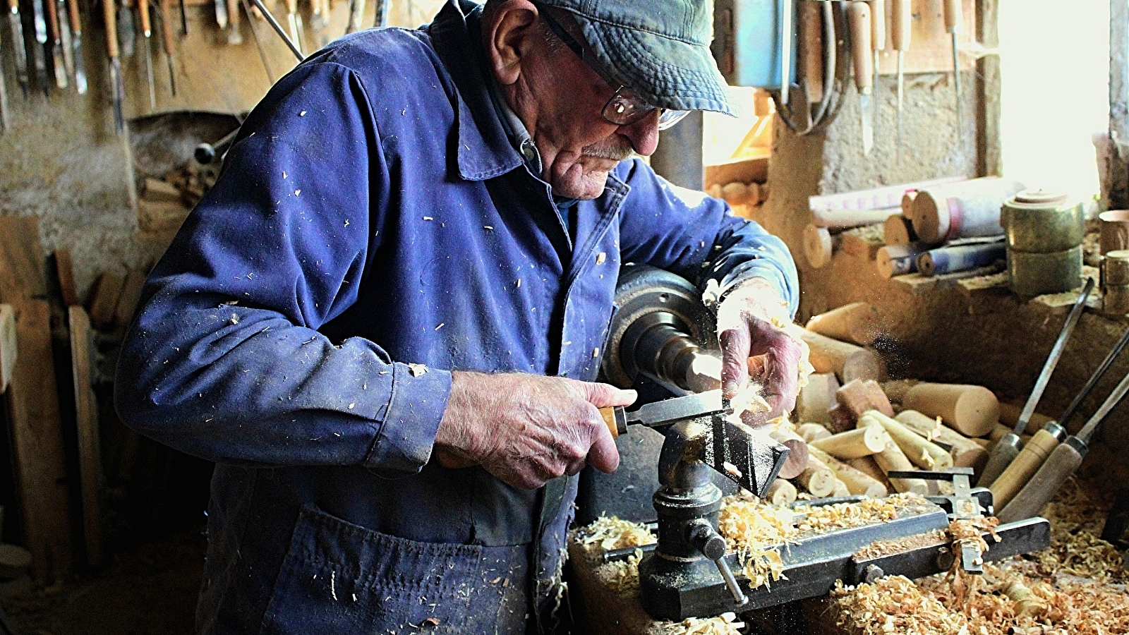 M. Marichy, tourneur sur bois