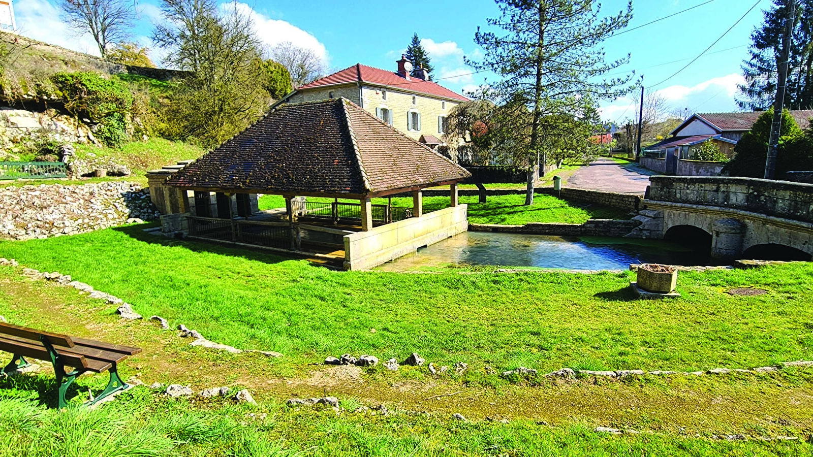 Lavoirs et Fontaines au Pays de Montbozon