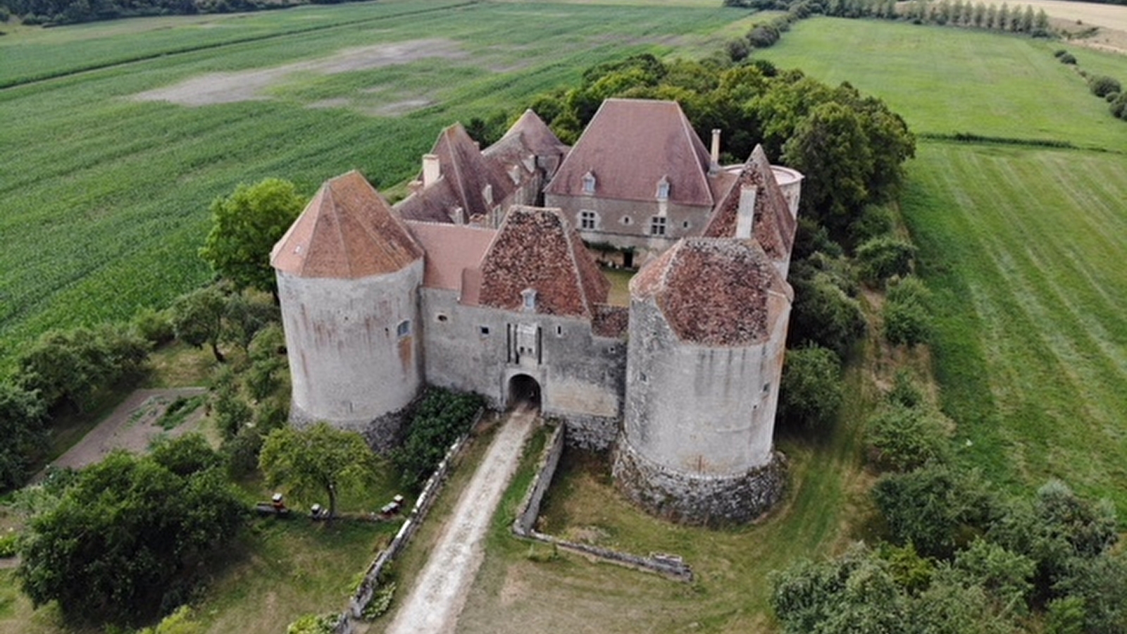 A l'assaut du château fort de la Motte Josserand